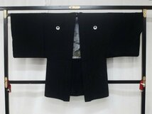 貸衣装処分　0691　紳士用　黒紋付羽織　富士山・川下り【中古】（レターパック不可）_画像2