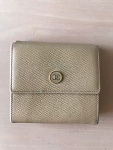 中古●CHANEL　シャネル●ココボタン　Wホック財布　ベージュ系●レザー財布　