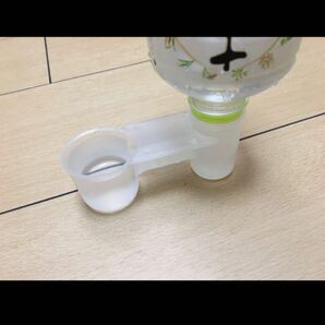 10個 給水器 水入れ 容器 ウズラ 鶏 ニワトリ アヒル チャボ カモ コールダック 水汚れ難い 鳩 インコ 水入れ 餌 小鳥 