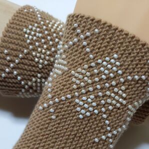 ★no.129 ビーズを編み込んだリストウォーマー ハンドメイド ビーズニッティング