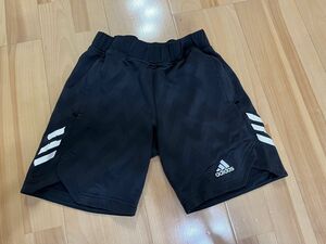 adidas ハーフパンツ 140cm ブラック