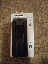 BOSS　FS-7　別売りのY字ケーブル付き_画像2