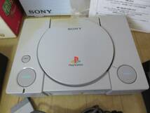SONY PlayStation PS1 SCPH-7500 本体 一式/リアルアーケードPS HPS-10/電車でGO コントローラ SLPH-00051 全て箱付きセット☆動作確認済_画像2
