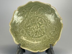 希少 古磁 耀州窯 釉下彫花 一品蓮 花口 筆洗い 茶碗 美品 古美術 釉 置物