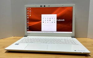 特選Win11★2018年機 東芝 dynabook T55/GW★第8世代 Core i5 8250U/DDR4-8GB/新品SSD/ブルーレイ/Wi-Fi/USB3.0/HDMI-4K/顔認証/WEBカメラ