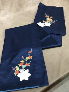 着物 ポリエステル 紺色 紅葉 花柄 地模様 上品 高級感 袷着物 和服 着付け 和装 古着 中古品 古着 中古品 美品