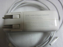 Apple 61W USB-C アダプタ A1718 とApple 240W USB-C充電ケーブル（2m）_画像3