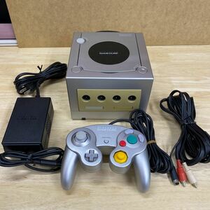 Nintendo GAME CUBE 任天堂 ゲームキューブ 初期型　DOL-001 動作確認済み　美品　別売アナログAVケーブル付