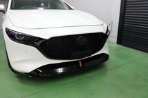 MAZDA3　カット済みフロントアンダースカートフィンレッドラインシート　AQUASTYLE_画像1