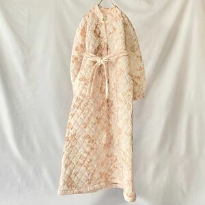 6-70s floral quilting long coat floral print quilting long coat vintage Vintage gown old clothes 