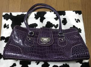 １１７６☆紫パープルの合皮のハンドバッグ☆中古