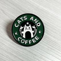 【ピンバッジ】CATS AND COFFEE スタバ パロディ 猫_画像1