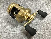 超美品 雷魚 シマノ 18 カルカッタ コンクエスト 400 右巻き 即決 SHIMANO CONQUEST ライギョ_画像9