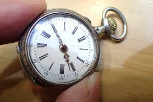 メーカー不明/イギリス製？◆ ルイ針 銀無垢/銀製 彫刻入りケース 手巻きアンティーク懐中時計