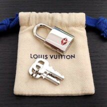 LOUIS VUITTON ルイヴィトン パドロック カデナ TSAマーク 保存袋 南京錠 A-336_画像2