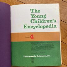 The Young Children’s Encyclopedia 4 Britannica 洋書　　　絵本_画像7