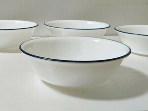 コレール　USA　CORELLE　VITRELLE　白×藍色縁　白　ボウル皿　4点　口径約 15.7 cm 、高さ約 4.6 cm　White　/ 　中古