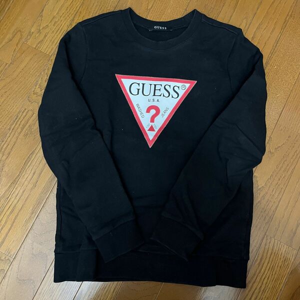 GUESSのロゴプリントスウェット