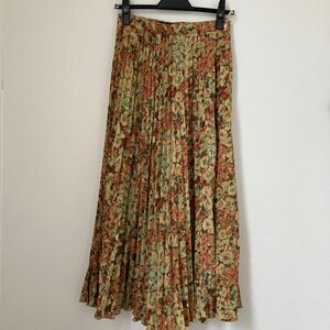 花柄ロングプリーツスカート
