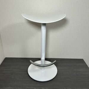 Steelcaseスチールケース　Coalesse（コアレス）｜ENEA CAFE POST STOOL　カウンターチェア　バースツール 1