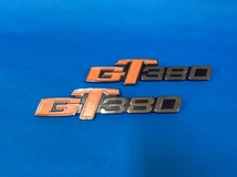 *新品ネコポス 訳あり品　GT380 サイドカバー エンブレム 2個セット (SC-E-GT380-2)_画像1