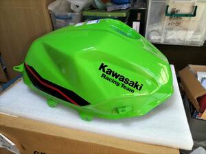 KAWASAKI NINJA400 2021 モデル外装ガソリンタンク新品　ライム　