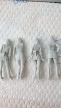 【スケール 1/35】 樹脂 レジン フィギュア キット 戦車前 アイドル 4人組セット 戦車無し 未塗装 未組み立て_画像2