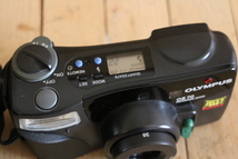 【中古美品】 Olympus OZ 70 Panorama Zoom Film Camera オリンパス コンパクトフィルムカメラ_画像2
