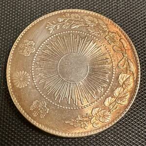古銭　銀貨　一円銀貨　一圓　明治三年　日本古銭　貿易銀 A04重さ26.7g