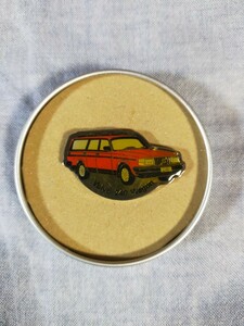 VOLVO 240 wagon ピンバッジ　VOLVO pin.s Collection レッド　　非売品 デットストック ケースサビ　コレクション ボルボ ビンテージ