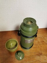 【希少】美品　日本製　魔法瓶水筒　昭和レトロ　ミリタリー　キャンプ　登山　480ml　薪スト 保温ボトル　　アウトドア　ギア　サバゲー_画像2