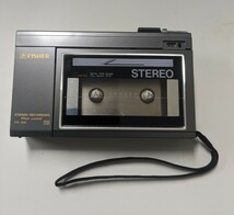 レア　三洋　FISHER FR-300 ステレオカセットプレイヤー　カセットレコーダー　日本製　純正カバー付き　メタルテープ対応　ジャンク品_画像1