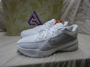 ★新品 NIKE Zoom Freak 5 25.5 cm NT4