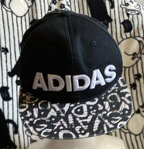 かっこいいデザイン＆カラーです!!大人用スナップバックキャップ【adidas アディダス】ワッペンロゴ帽子CAP/フリーサイズ:57-60cm/男女OK