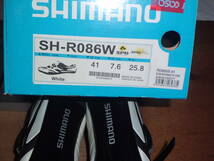 ★ロードバイクシューズ　シマノ　SHIMANO　SH-R086W　SPD　USサイズ7.6　実際には25.5ｃｍ程度　白色。_画像3