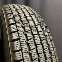 送料無料★ ダイハツ純正★バリ山美品 2022年製 145/80R12 (145R12 6PR相互) スタッドレス ４本セット 4J 4穴PCD100 _画像2