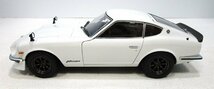 ■KYOSHO 京商 1/18 ニッサン フェアレディ Z-L 1970 (S30) ホワイトパール (KS08220WP) Nissan Fairlady ミニカー_画像3