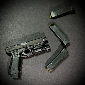 【売り切り】DAMTOYS製 模型 1/6 スケール 男性 女性 フィギュア用 装備 武器 銃 ハンドガン グロック G17 セット 部品 (未使用
