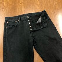 【EK247】Levi's 501 W33 L32 定番ストレート ブラック ジーンズ ジーパン デニムパンツ 黒色 メンズブランド古着 リーバイス501 送料無料_画像4