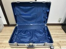 【A66】RIMOWA リモワ スーツケース キャリーケース シルバー 82L ４輪マルチホイール_画像3