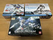 ガンプラ HG 1/144 ダブルオーガンダム+EG ガンダムフルウエポンセット+EG νガンダム【未組立】ハイグレード エントリー_画像1