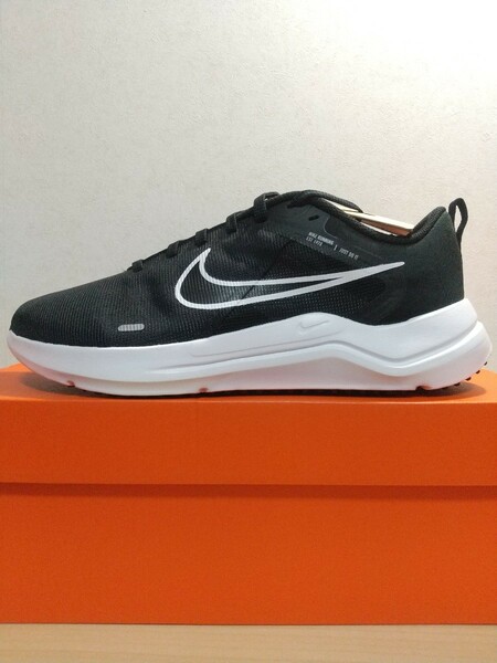 ☆新品☆ NIKE(ナイキ) Downshifter12（ダウンシフター12）ランニングシューズ 26.5cm 4E ブラック/ホワイト 【送料無料】 