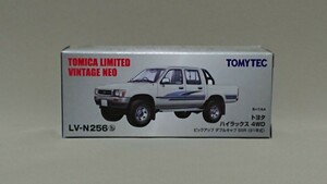 トミカリミテッドヴィンテージ ネオ 1/64 トヨタ ハイラックス 4WD ピックアップ ダブルキャブ SSR 白 91年式