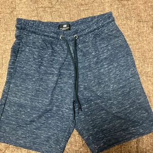 新品未使用　H&M ショートパンツ　紺色　ネイビー