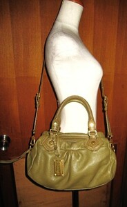 ［中古]MARC BY MARC JACOBSマークジェイコブス　2wayバッグ　牛革　カーキ　横約31cm、高さ約21cm(持ち手含まず）、マチ約11.5cm