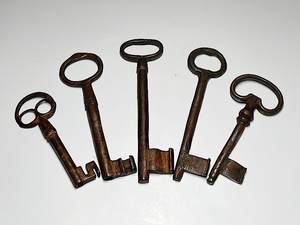 【瑞】古鉄製 和鍵 古鍵 　大型鉄鍵 ５点 まとめて　最大幅：１６．３ｃｍ