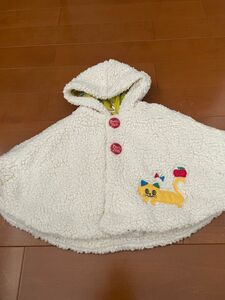 【超〜キュートな一品^_^】可愛い猫のワンポイント付きもこもこポンチョ♪　サイズ70-80