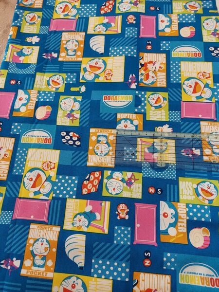 73 ドラえもん柄 生地 ブルー系 110×49cm ☆