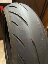 中古MCタイヤ 2021年製造 BRIDGESTONE BATTLAX S22 190/50ZR17 バトラックス ハイパースポーツ 190 50 17 1421 M2833_画像3