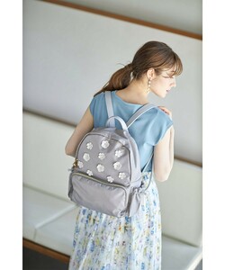 トッコクローゼット tocco closet フラワーモチーフ付き ナイロンリュック グレー 灰色 リュックサック バッグ カバン レディース ブランド